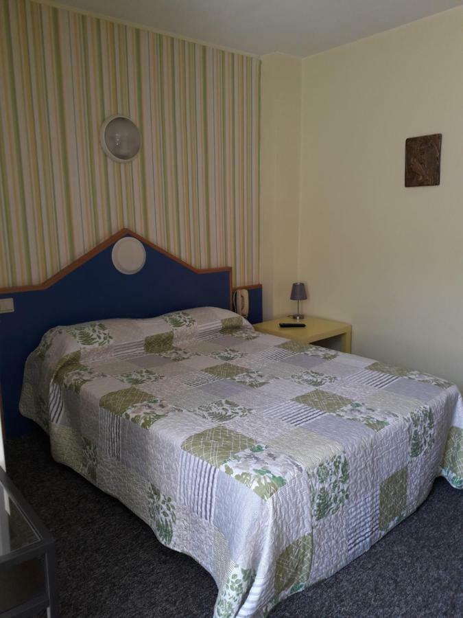 Hotel Des Jacobines Шалон-сюр-Сон Екстериор снимка